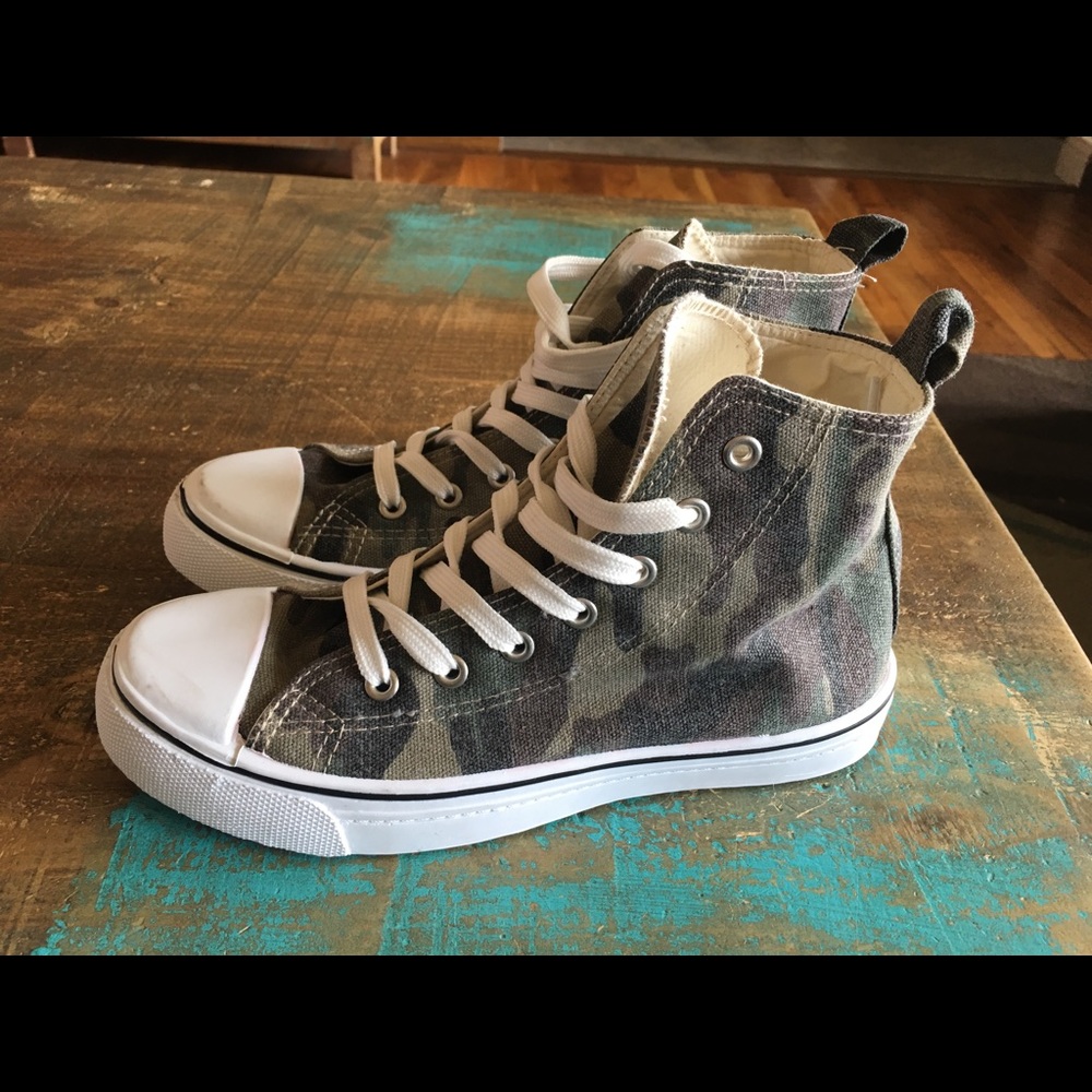 Woman’s High Tops